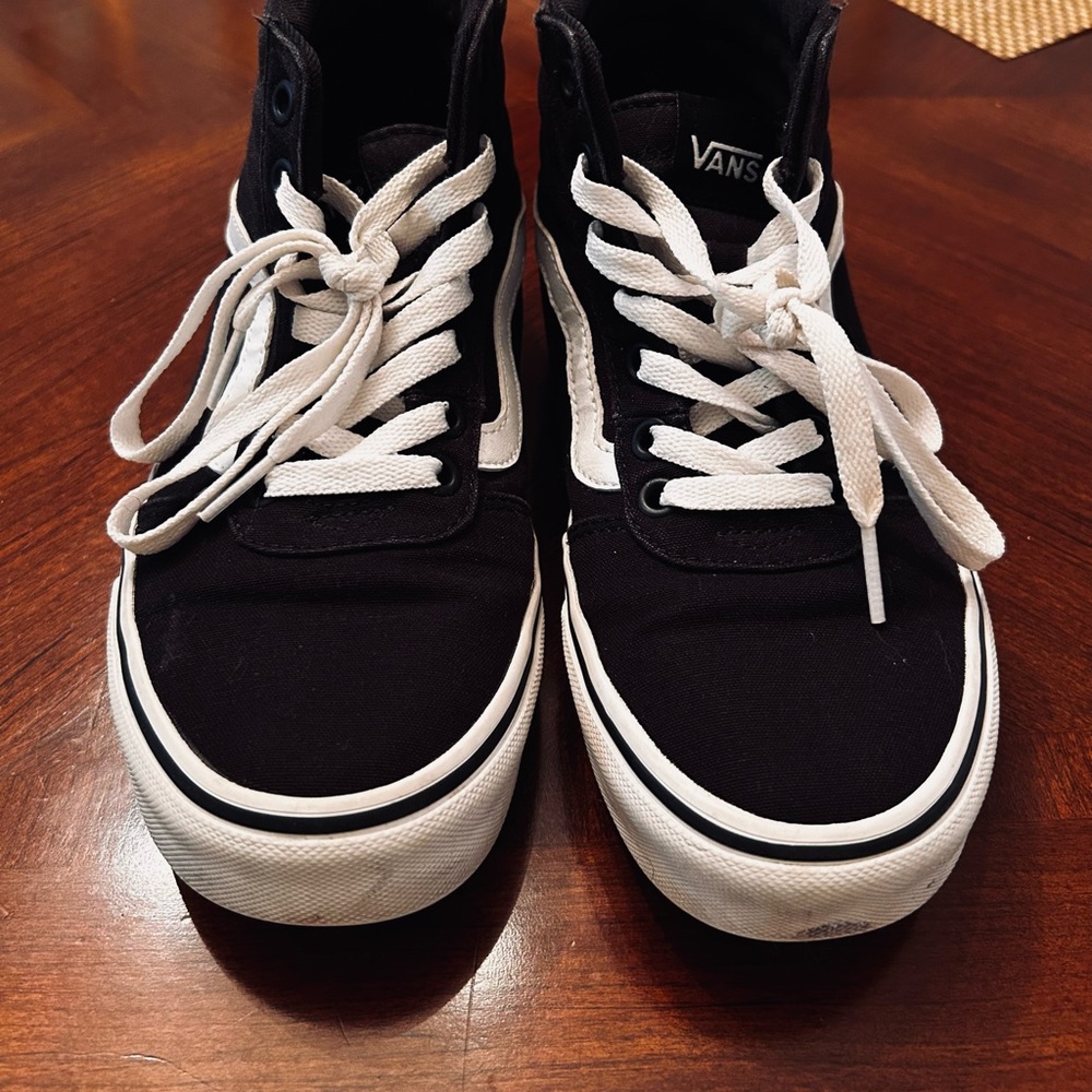 🧨Women’s Classic Vans High Tops Size: 7.5 (SEND ANY OFFER OVER‼️)🧨 - Picture 4 of 7